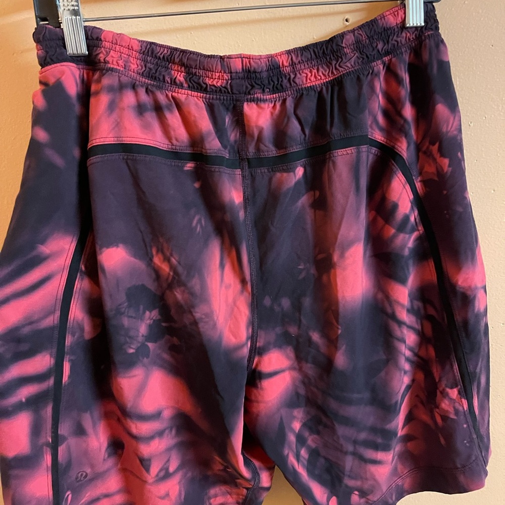 Lululemon Surge Shorts Men’s Size Large Next To New - Picture 6 of 7